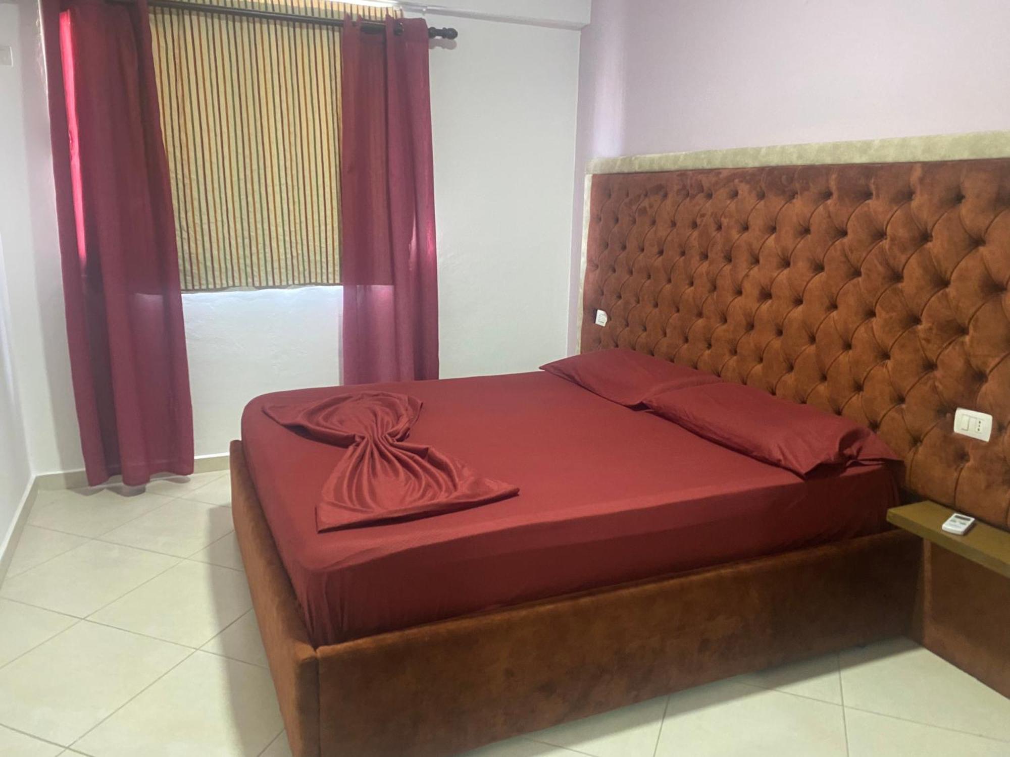 Shengjin Apartamente Antoni ภายนอก รูปภาพ
