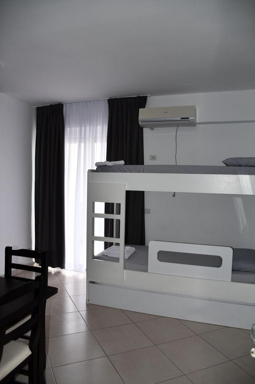 Shengjin Apartamente Antoni ภายนอก รูปภาพ